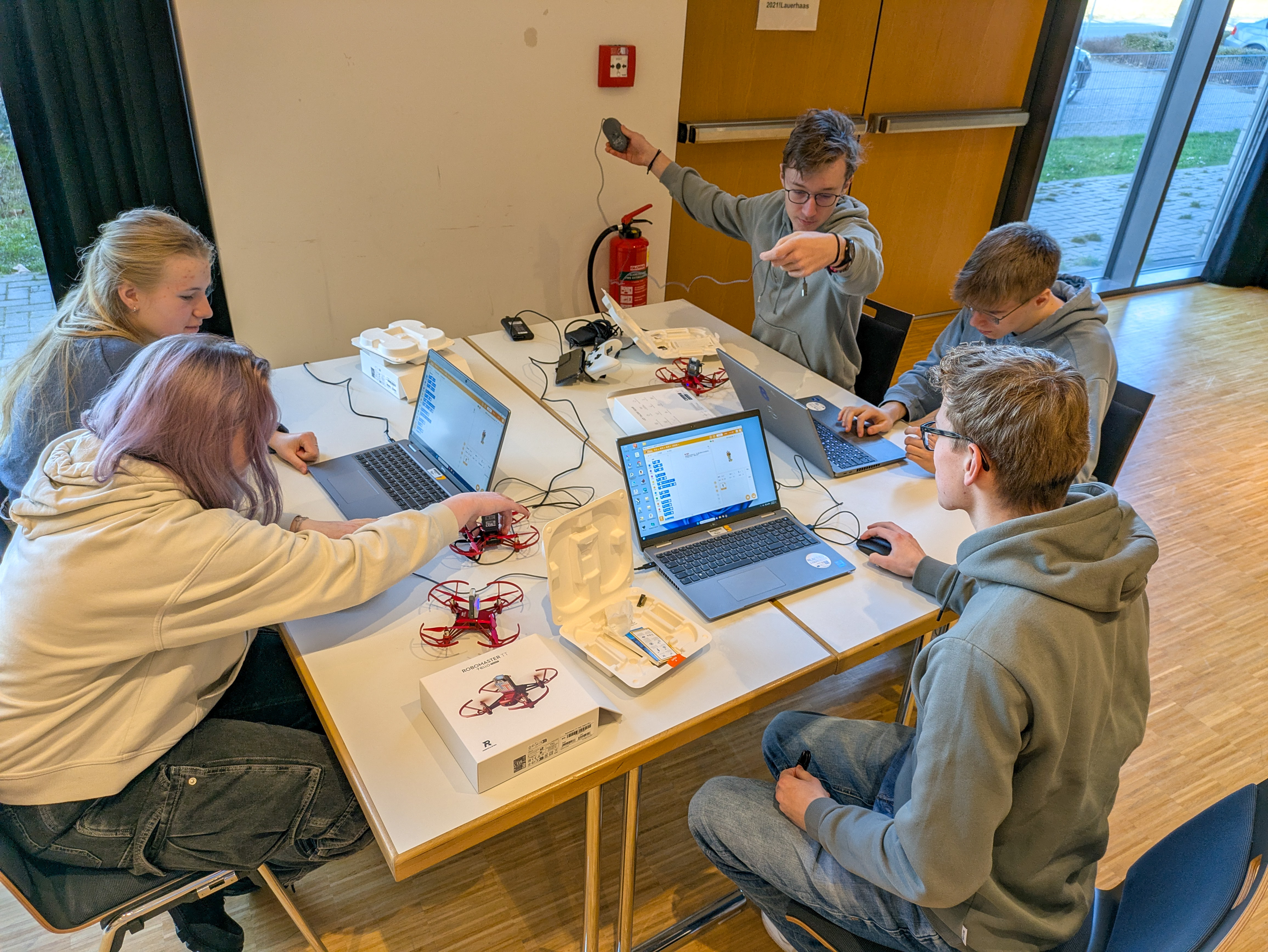 Drohnenabenteuer: Programmieren und Fliegen hautnah erleben